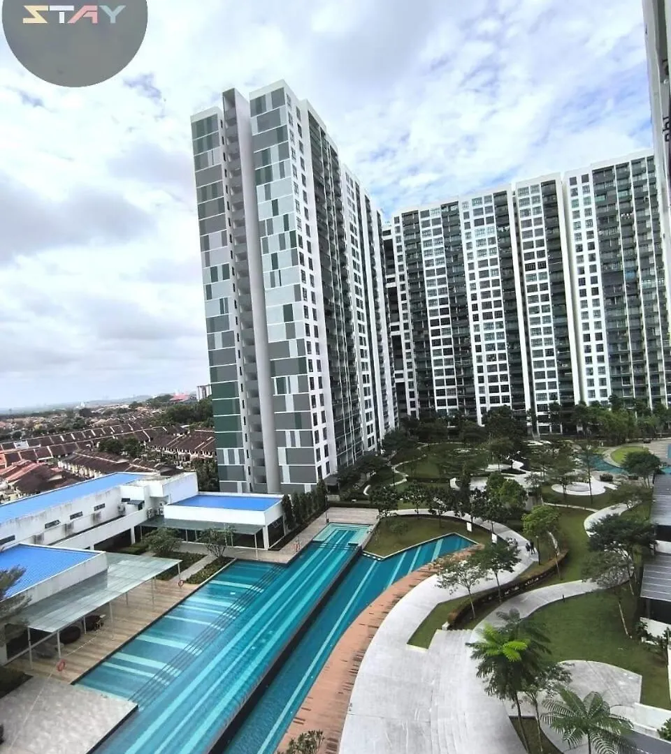 8Scape Pool View Family Suites Netflix By Stay Johor Bahru 0*,